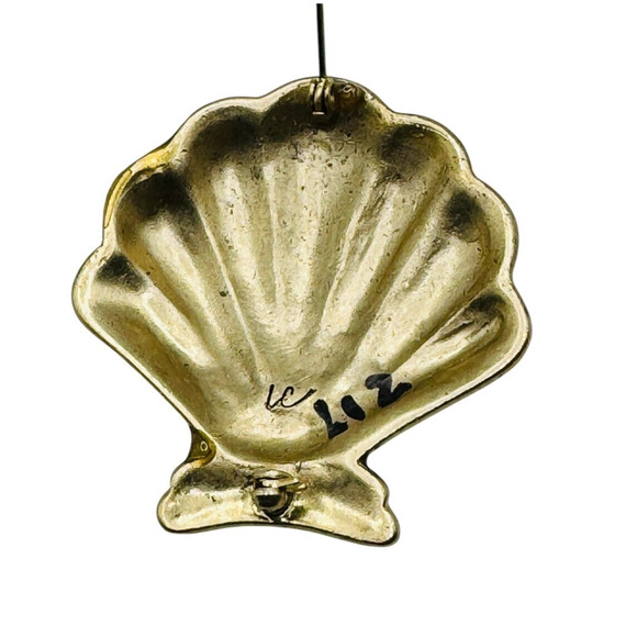 Vintage Liz Claiborne Sea Shell Brooch Pin Signed LC 2x2" - Picture 5 of 6